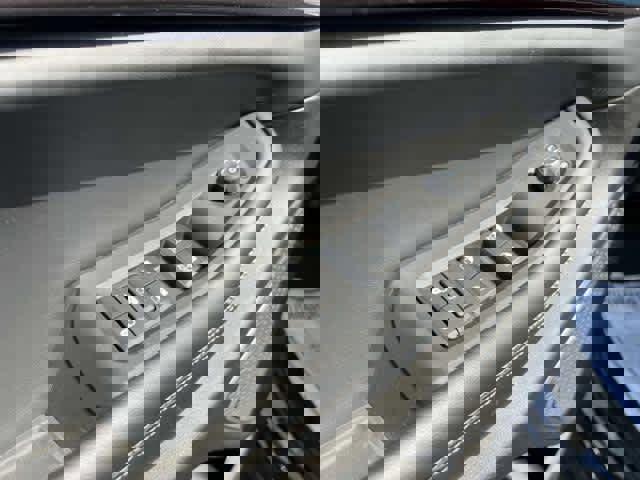 Used 2022 Jeep Grand Cherokee L Laredo w/ Luxury Tech Group I image 15