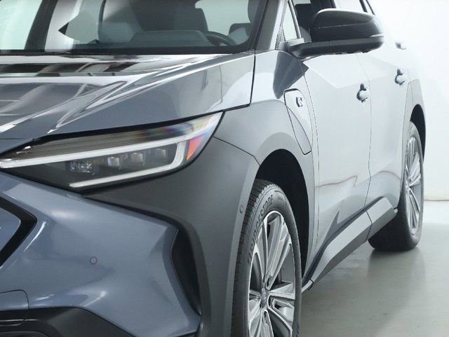 Used 2023 Subaru Solterra AWD image 4