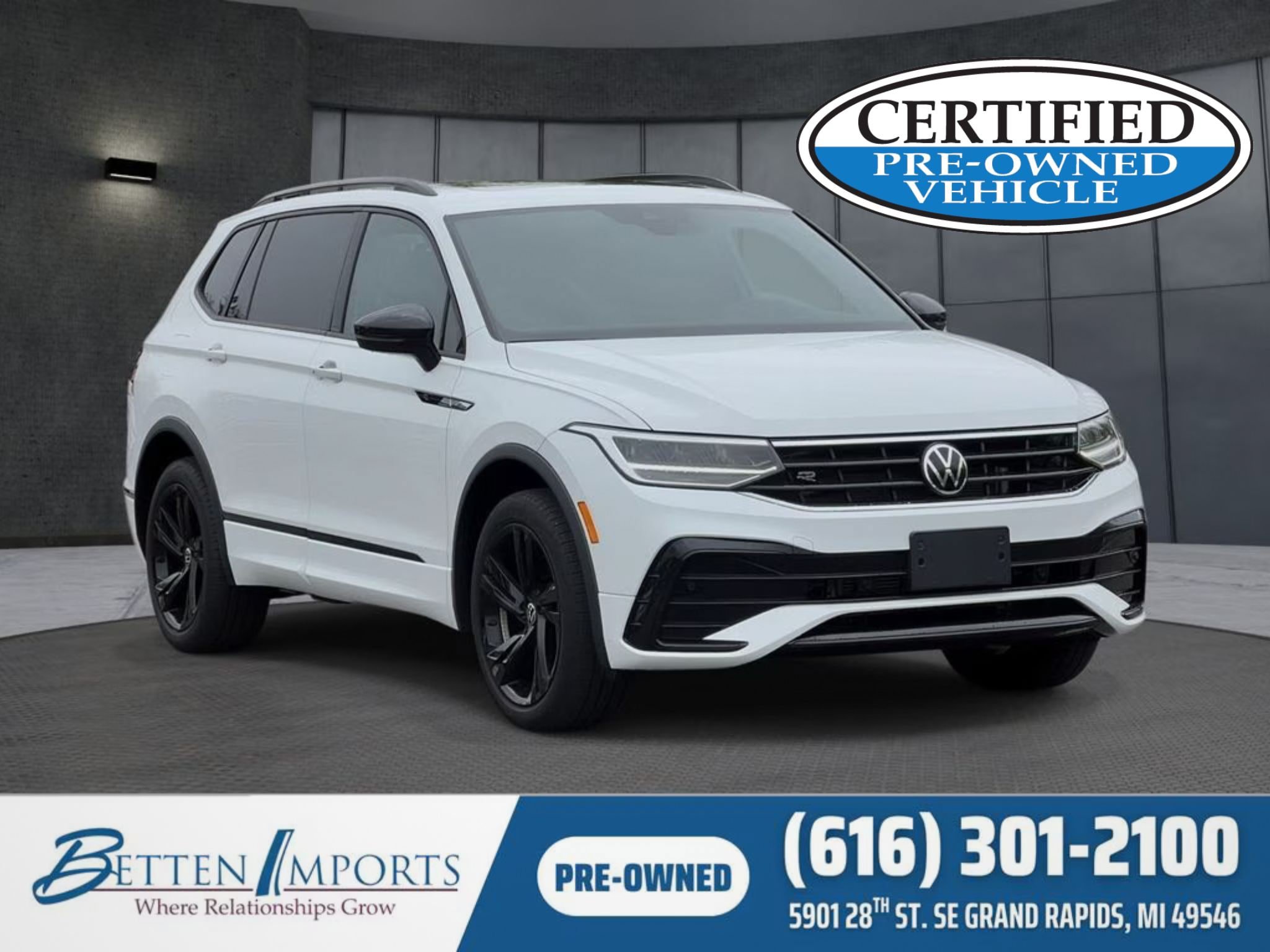 Used 2023 Volkswagen Tiguan SE R-Line AWD/4WD image 1