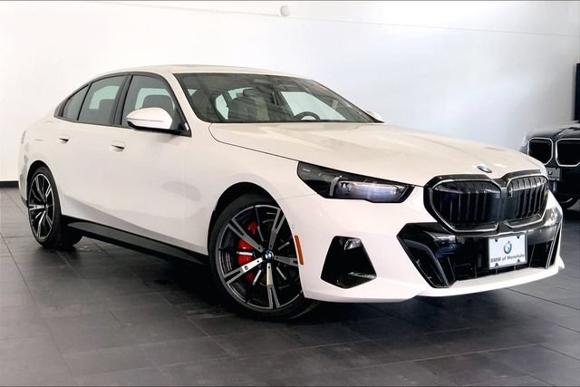 New 2026 BMW 540i xDrive w/ M Sport Package AWD/4WD image 2