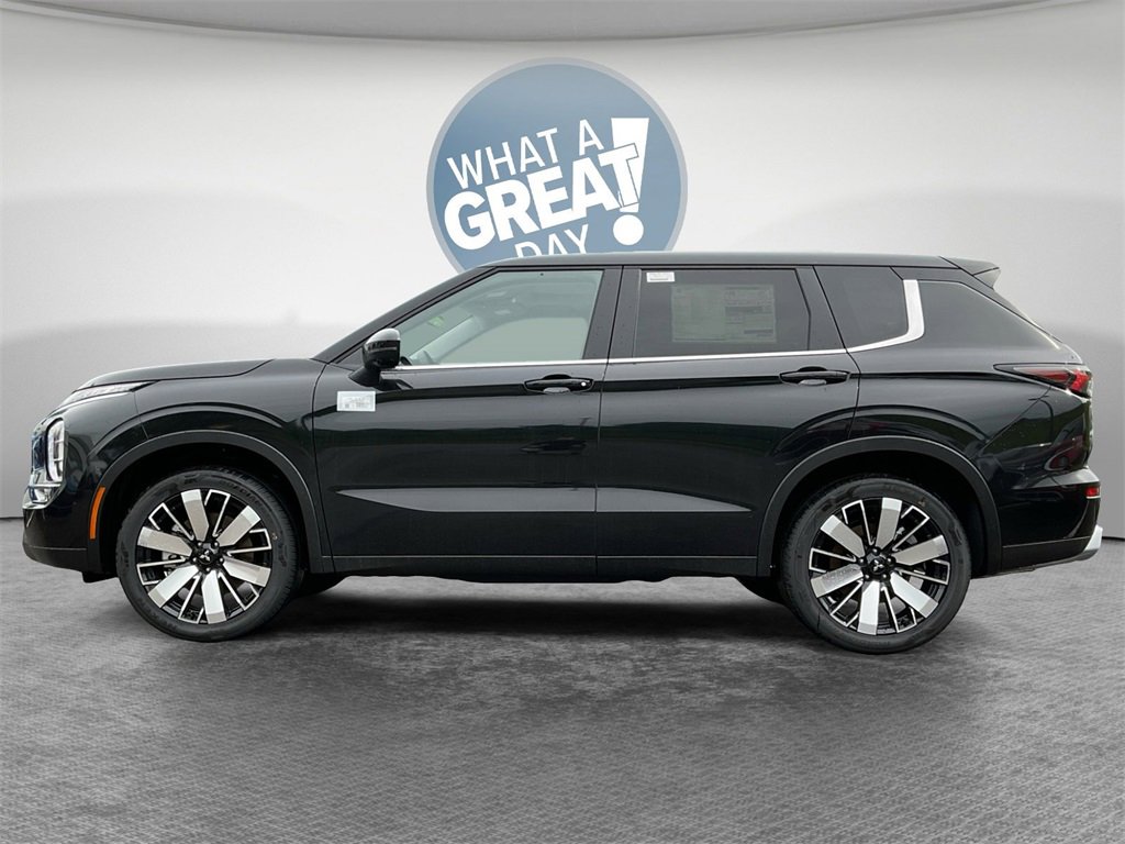 New 2025 Mitsubishi Outlander SE image 7