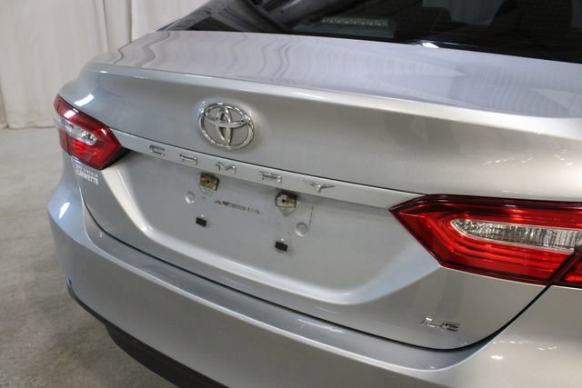 Used 2018 Toyota Camry LE image 29