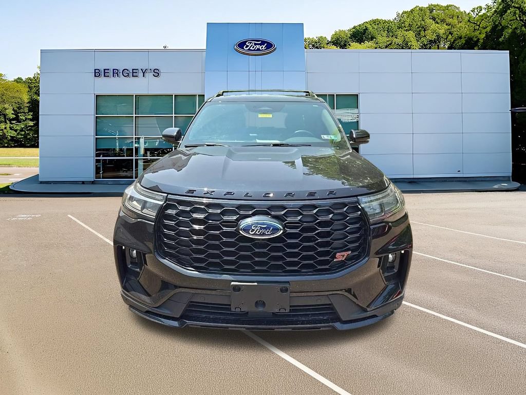 Certified 2025 Ford Explorer ST AWD/4WD image 2
