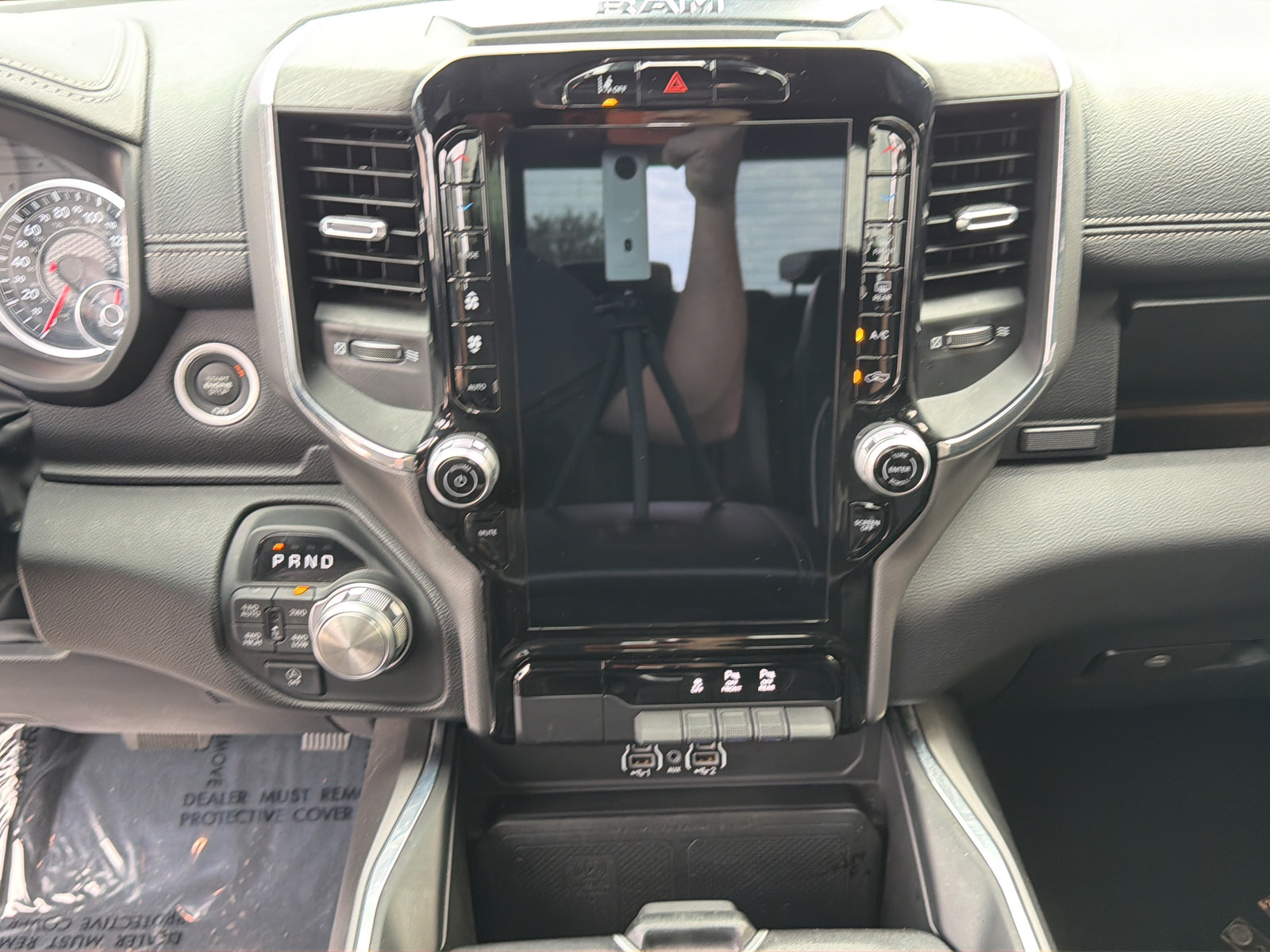 Used 2025 RAM 1500 Laramie AWD/4WD image 18