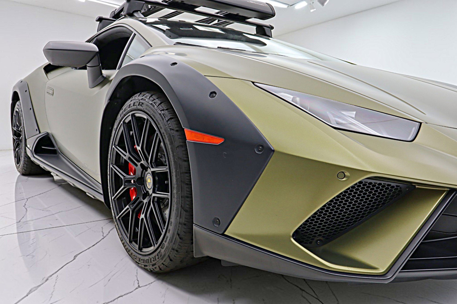 Used 2023 Lamborghini Huracan Sterrato image 25