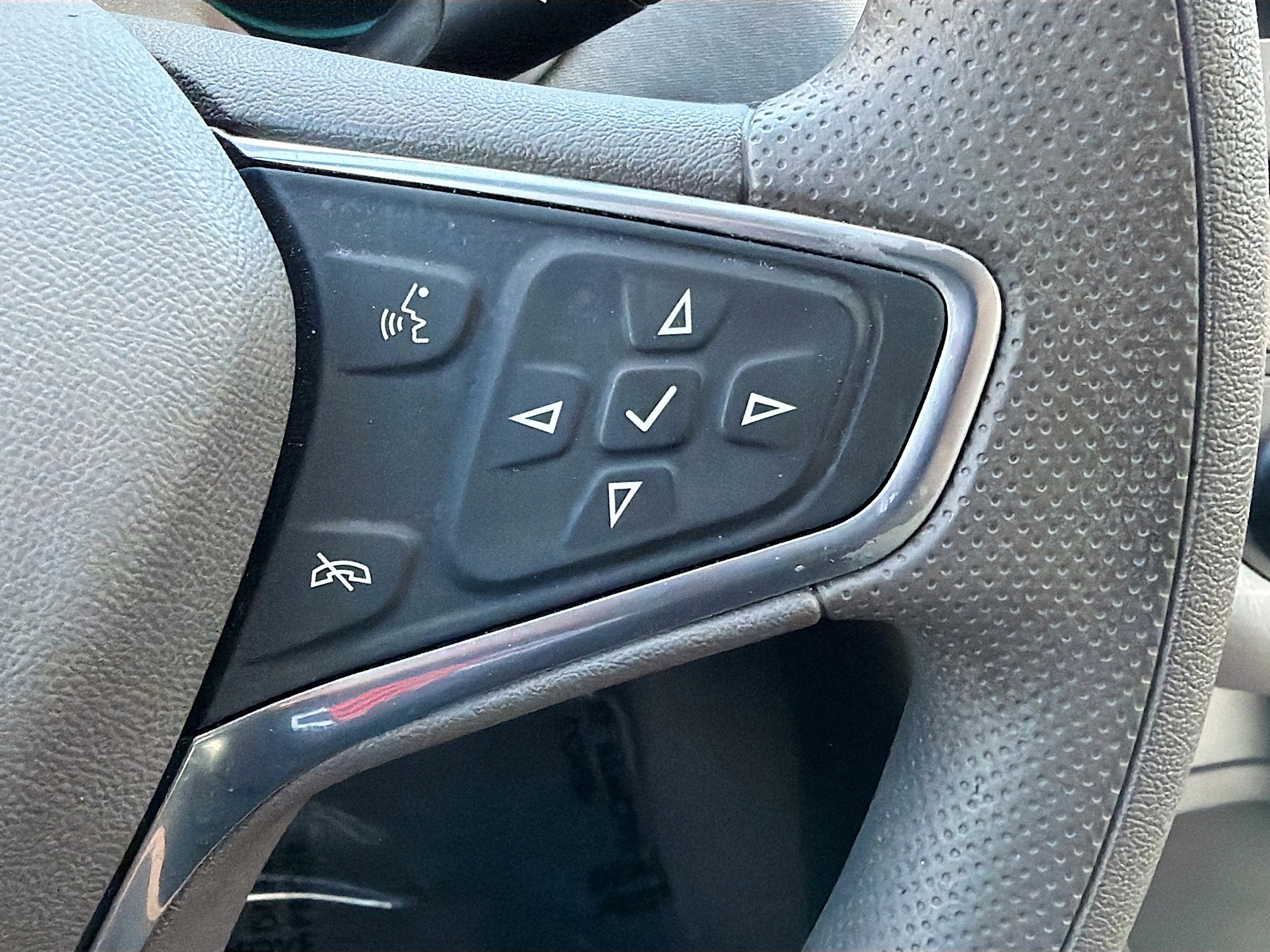 Used 2021 Chevrolet Malibu LS image 33