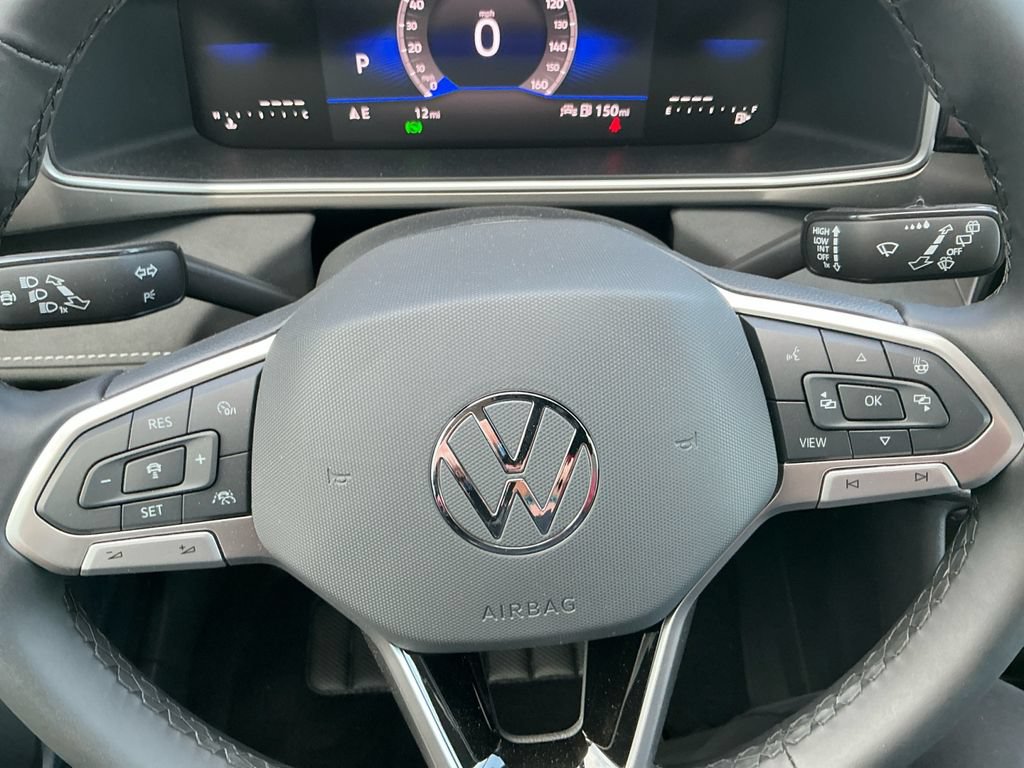 Used 2025 Volkswagen Taos SE AWD/4WD image 19