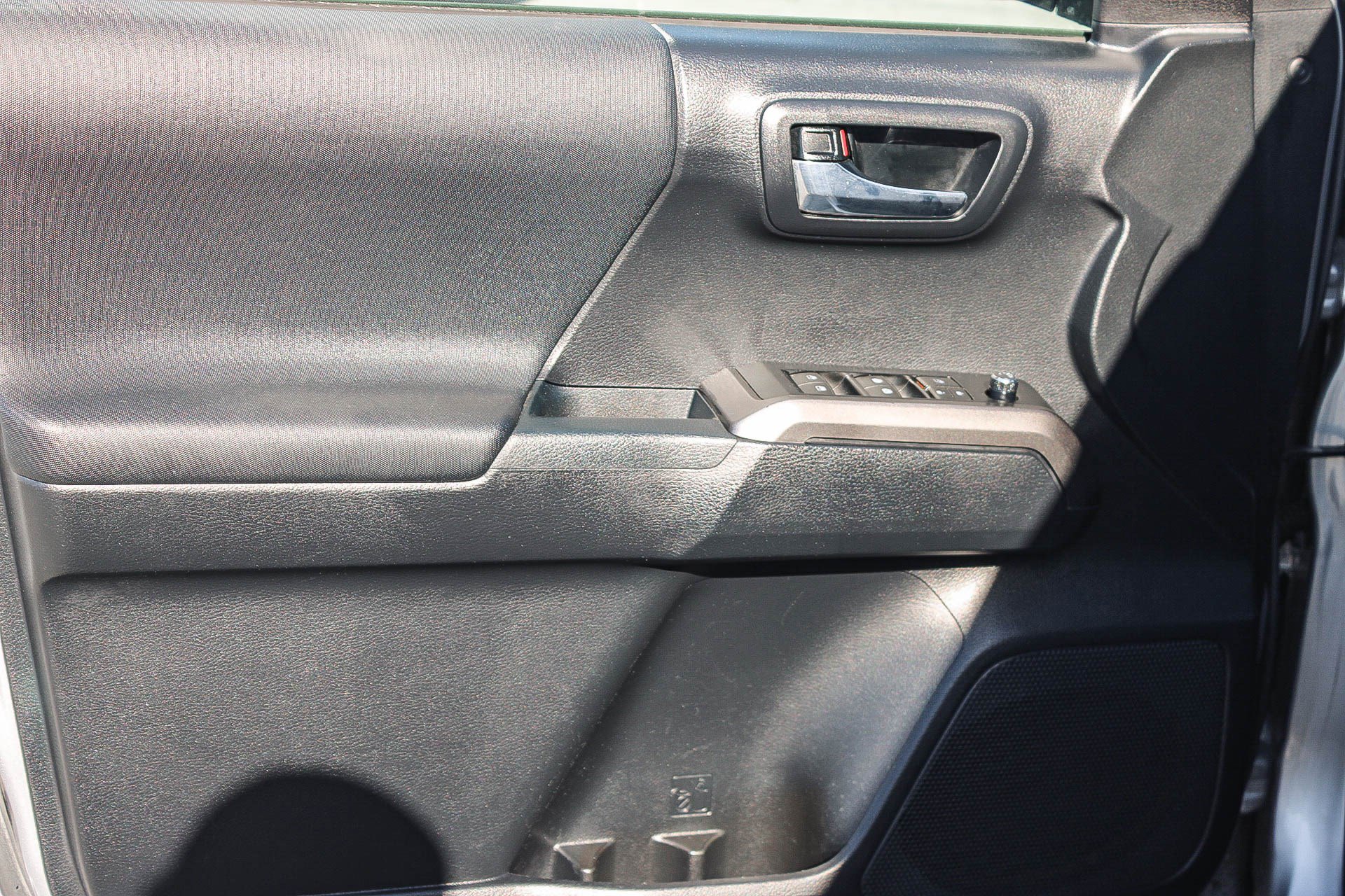 Used 2017 Toyota Tacoma TRD Sport image 21