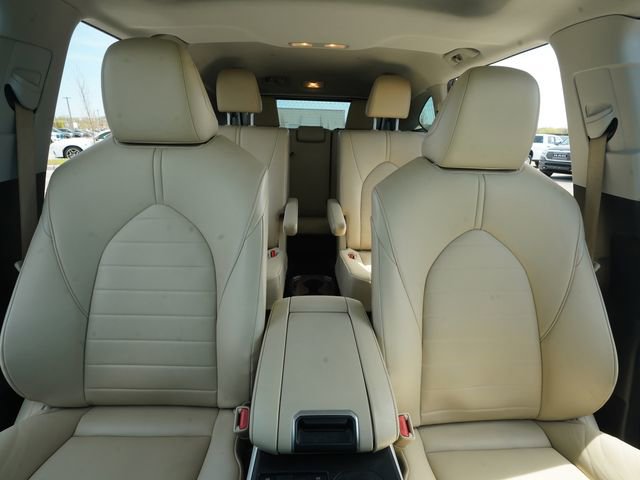 Used 2021 Toyota Highlander XLE image 34