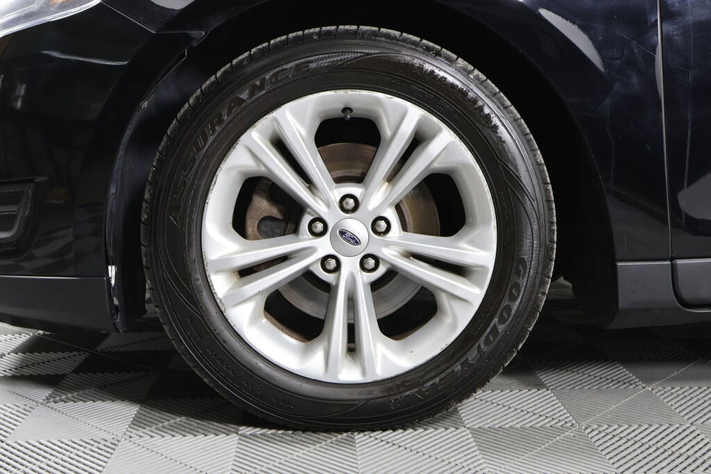 Used 2017 Ford Taurus SEL image 9