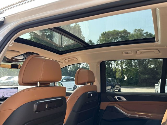 Certified 2025 BMW X7 xDrive40i w/ Premium Package AWD/4WD image 23