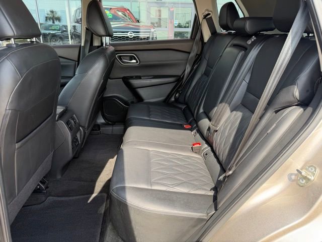 Used 2023 Nissan Rogue Platinum w/ Platinum Premium Package FWD image 13