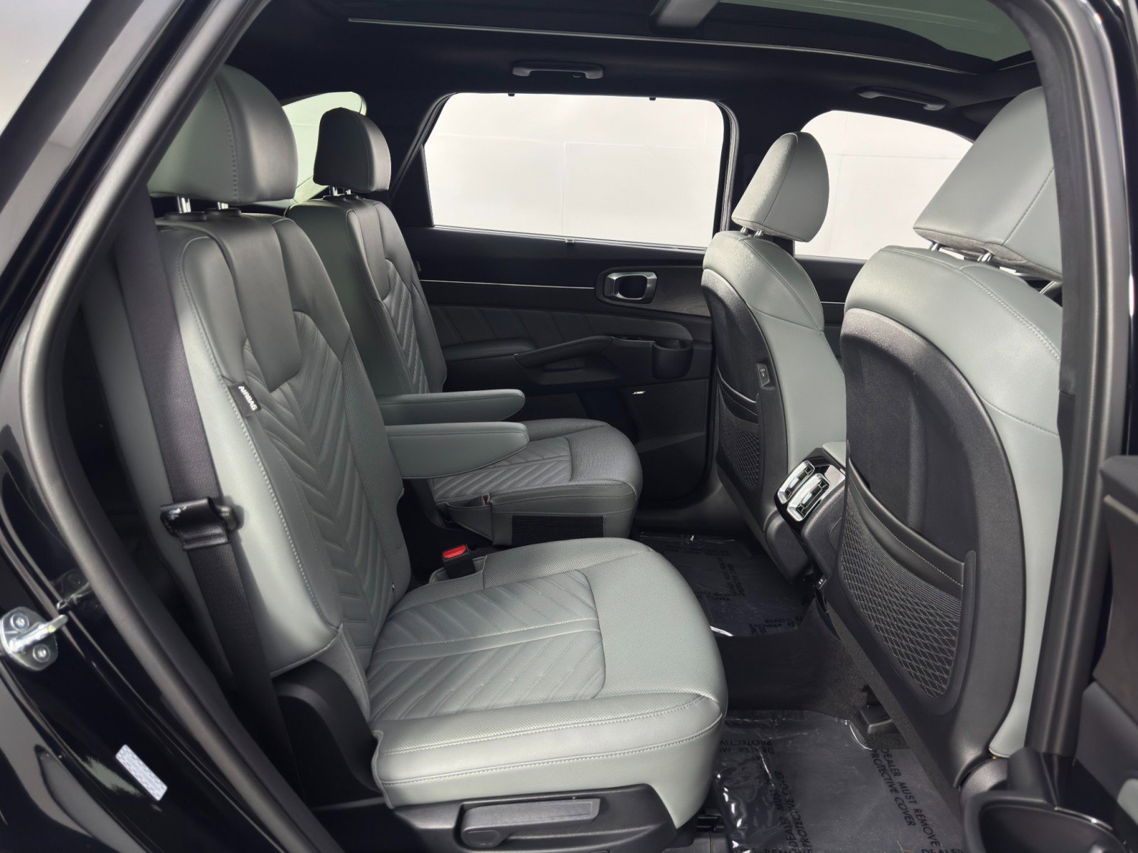 Used 2025 Kia Sorento SX Prestige w/ Sage Leather Package image 44