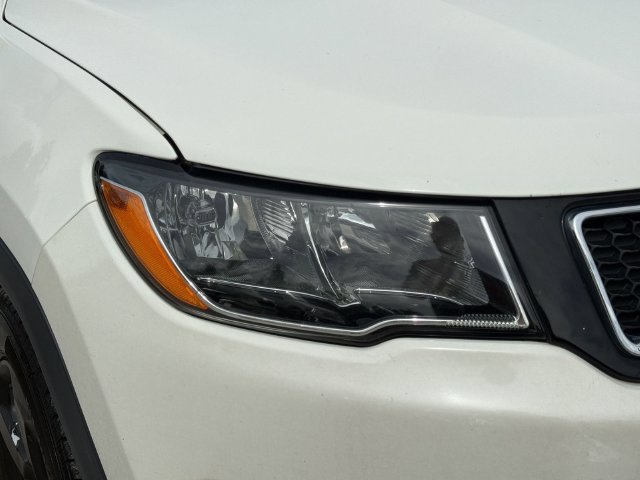 Used 2019 Jeep Compass Latitude w/ Popular Equipment Group FWD image 9