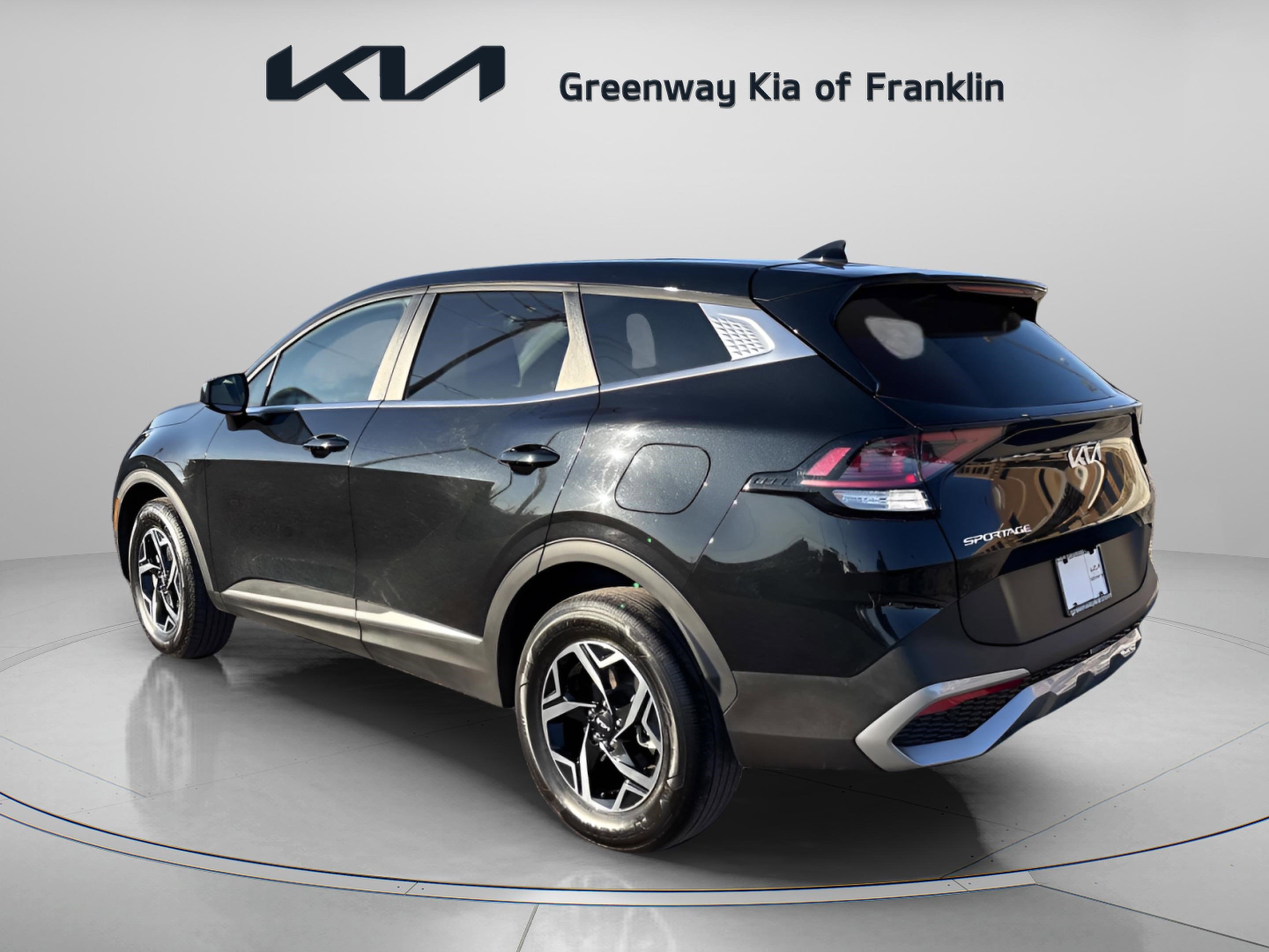 Used 2024 Kia Sportage LX image 5