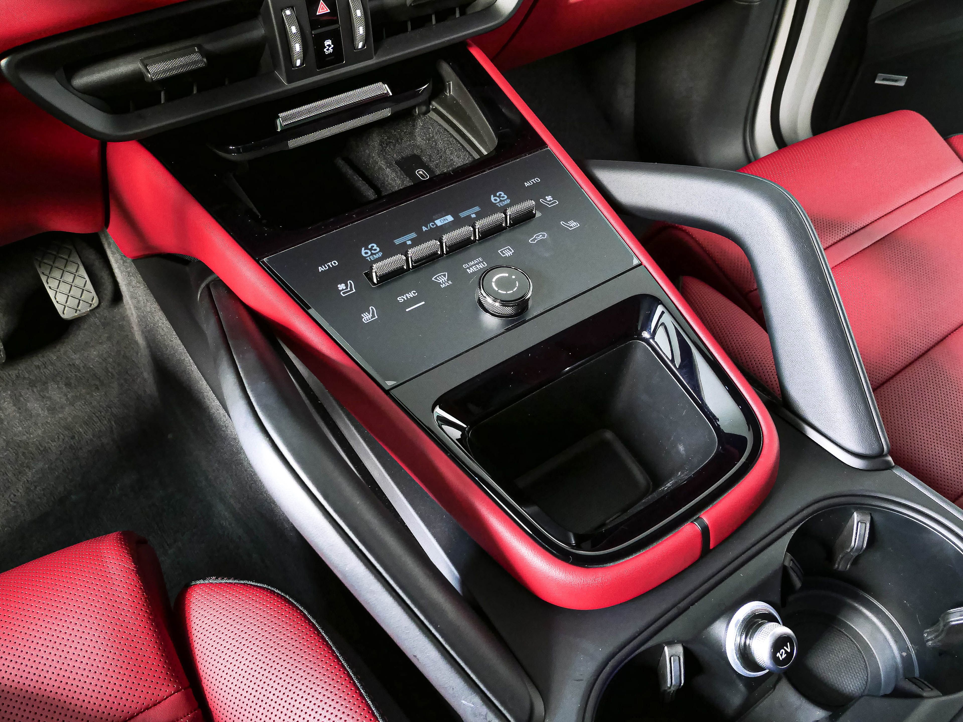 Certified 2026 Porsche Cayenne E-Hybrid Coupe AWD/4WD image 18