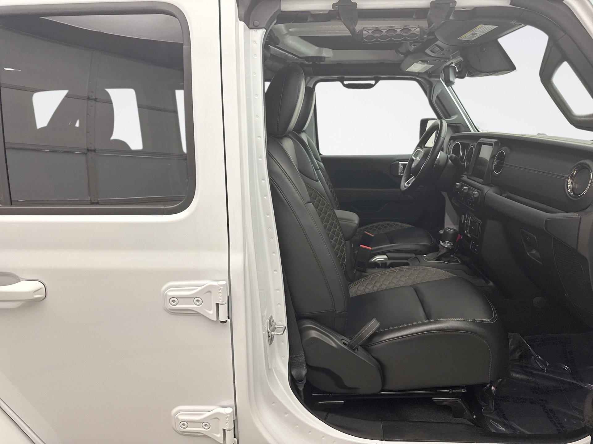 Used 2022 Jeep Wrangler Unlimited Sahara image 17