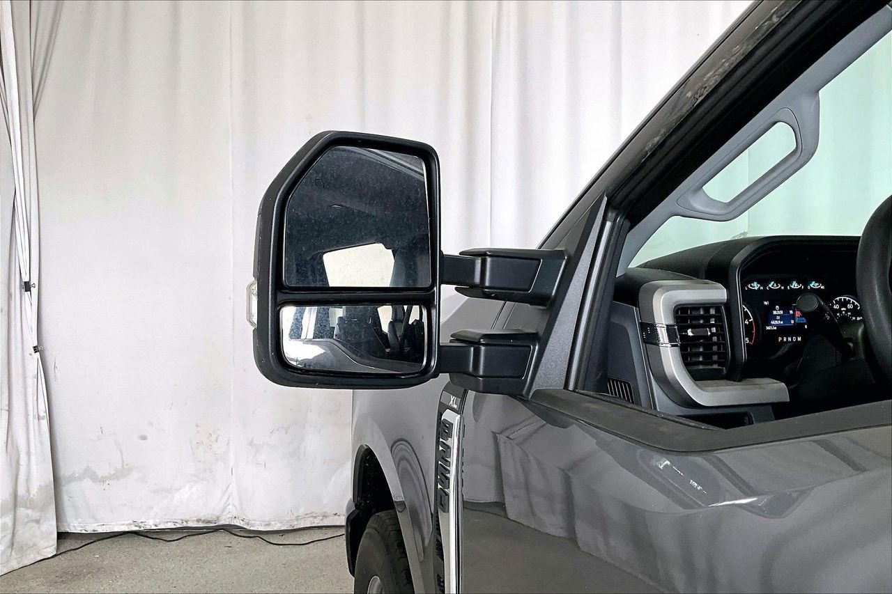 Used 2025 Ford F250 XL RWD image 10