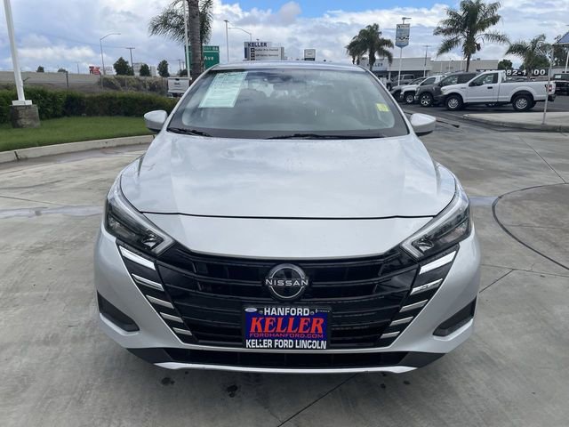 Used 2025 Nissan Versa SV FWD image 3