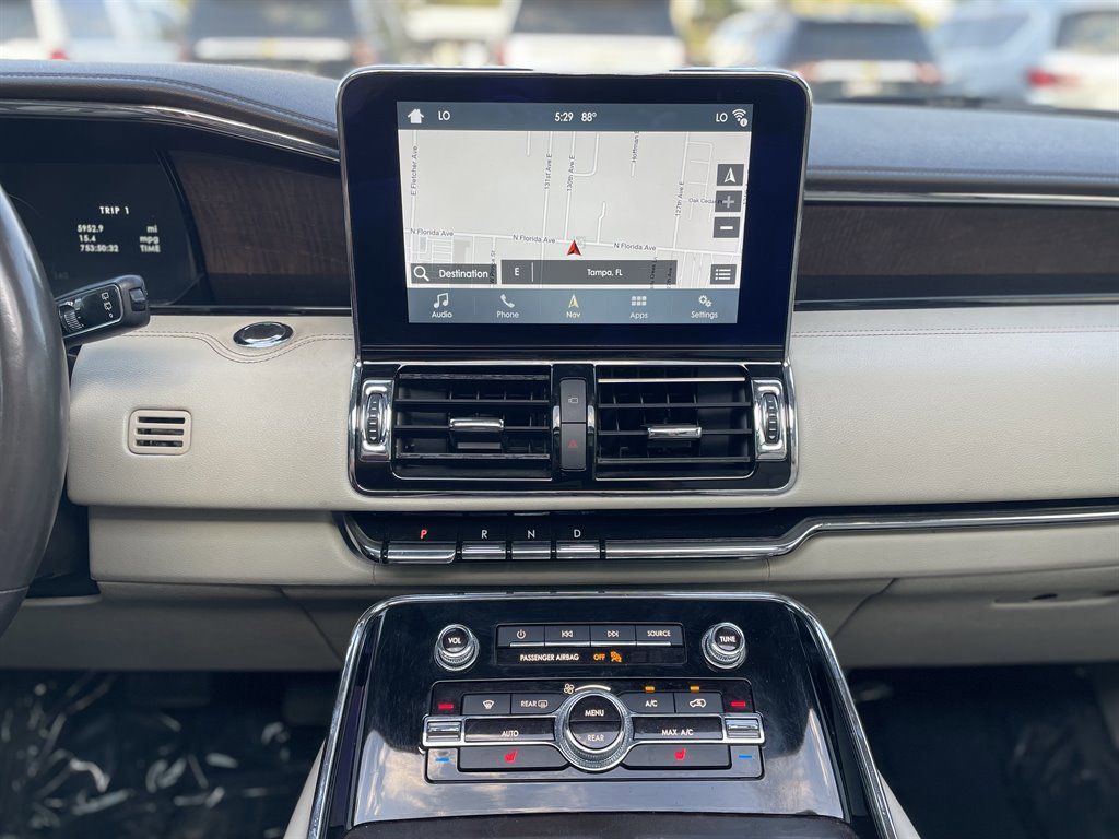 Used 2018 Lincoln Navigator L Select w/ Technology Package RWD image 30