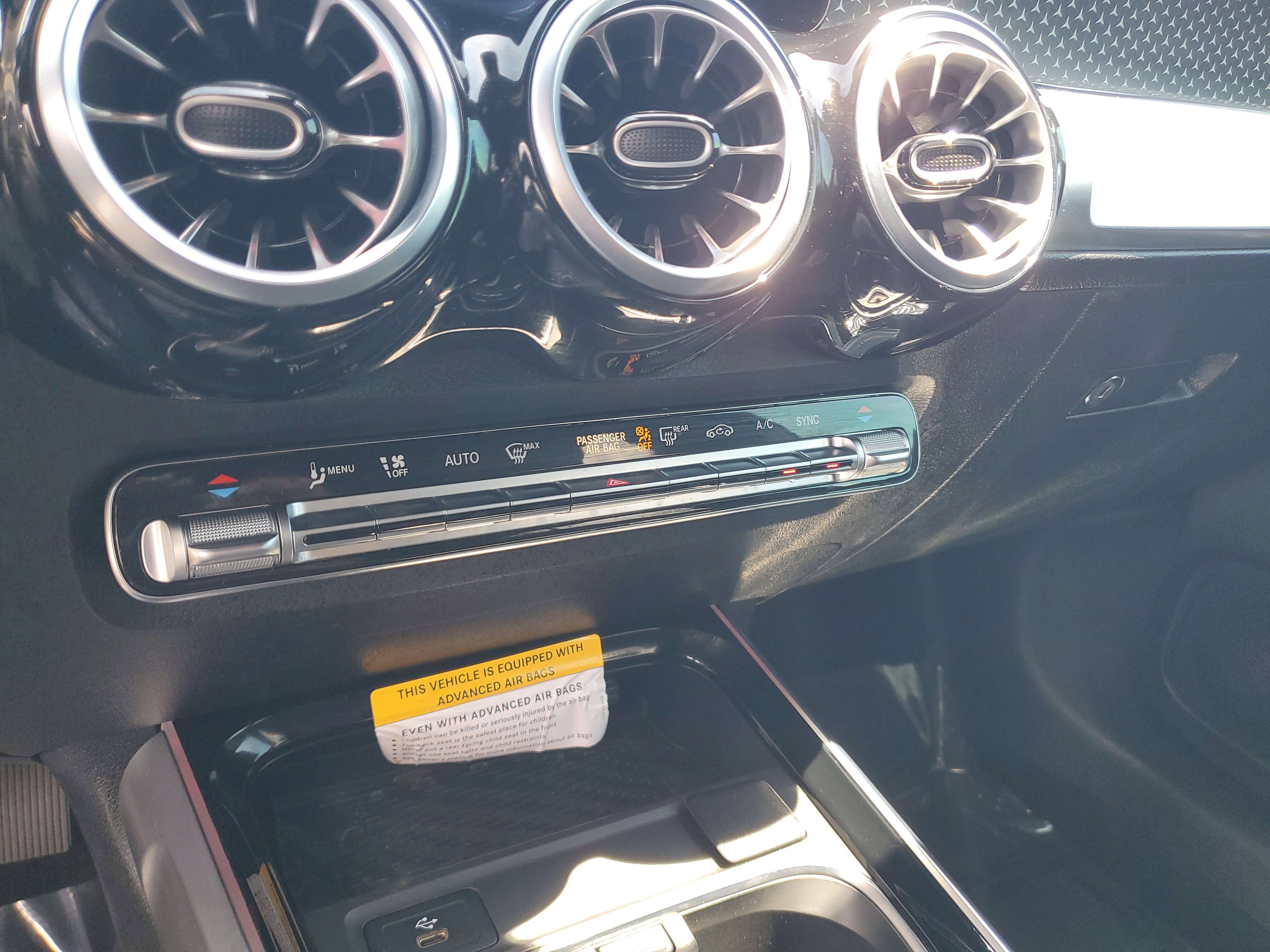 Certified 2025 Mercedes-Benz GLB 250 image 28