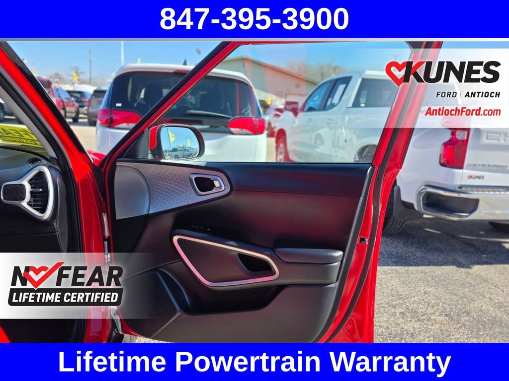 Used 2025 Kia Soul LX w/ LX Technology Package FWD image 35