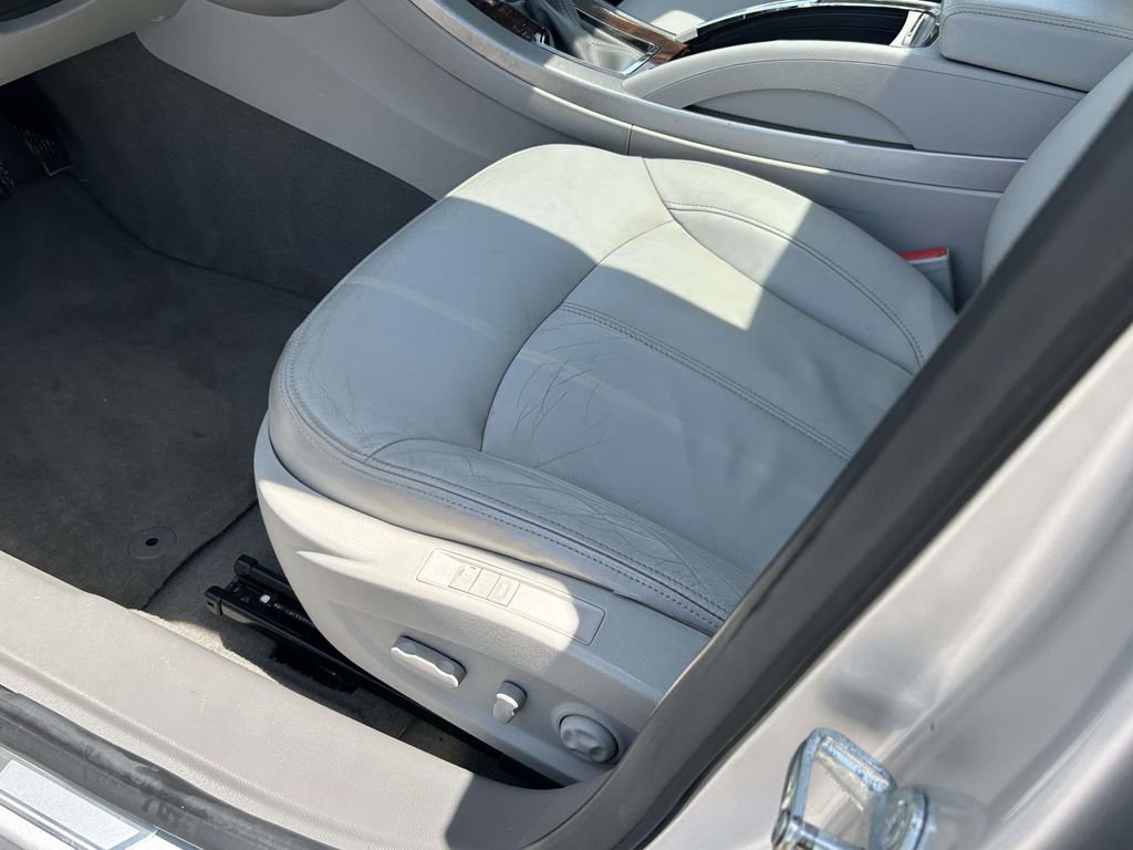 Used 2010 Buick LaCrosse CXL FWD image 18