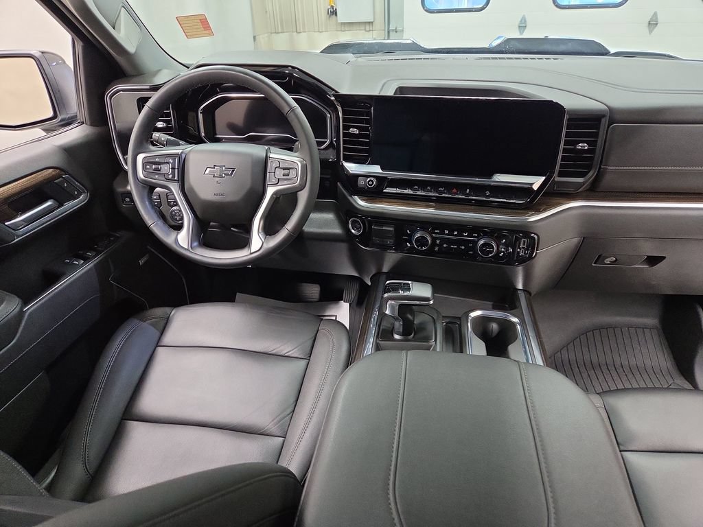 Used 2025 Chevrolet Silverado 1500 LT Trail Boss w/ Convenience Package II AWD/4WD image 13