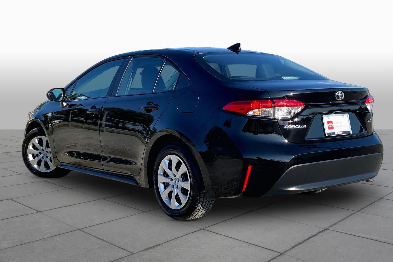 Used 2026 Toyota Corolla LE FWD image 12