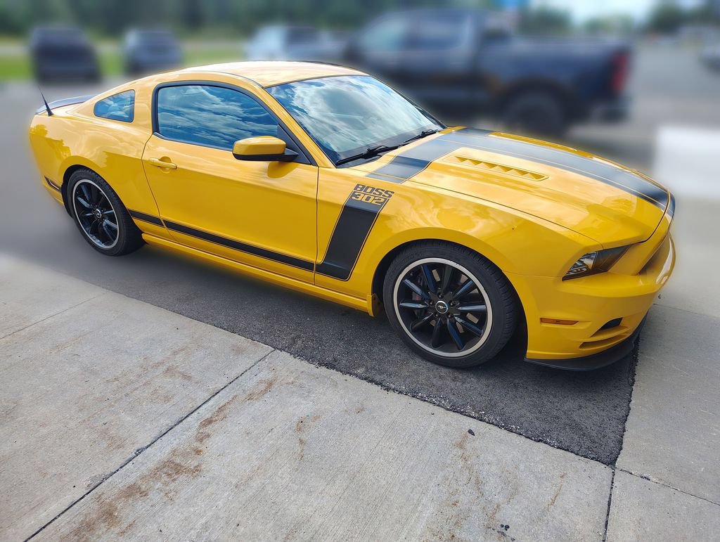 Used 2013 Ford Mustang Boss 302 RWD video 3