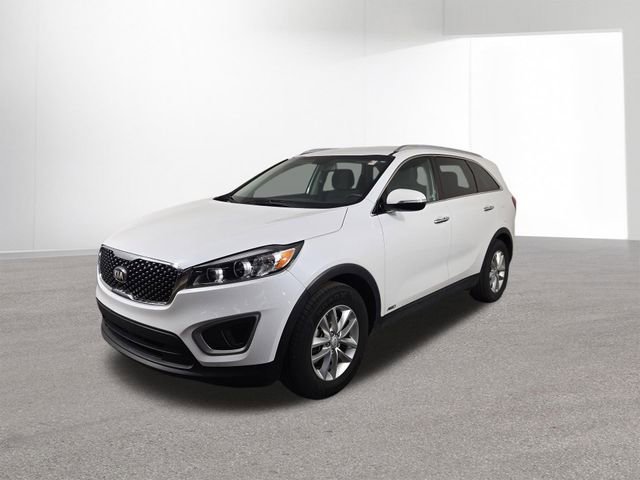 Used 2017 Kia Sorento LX w/ LX Convenience Package image 2