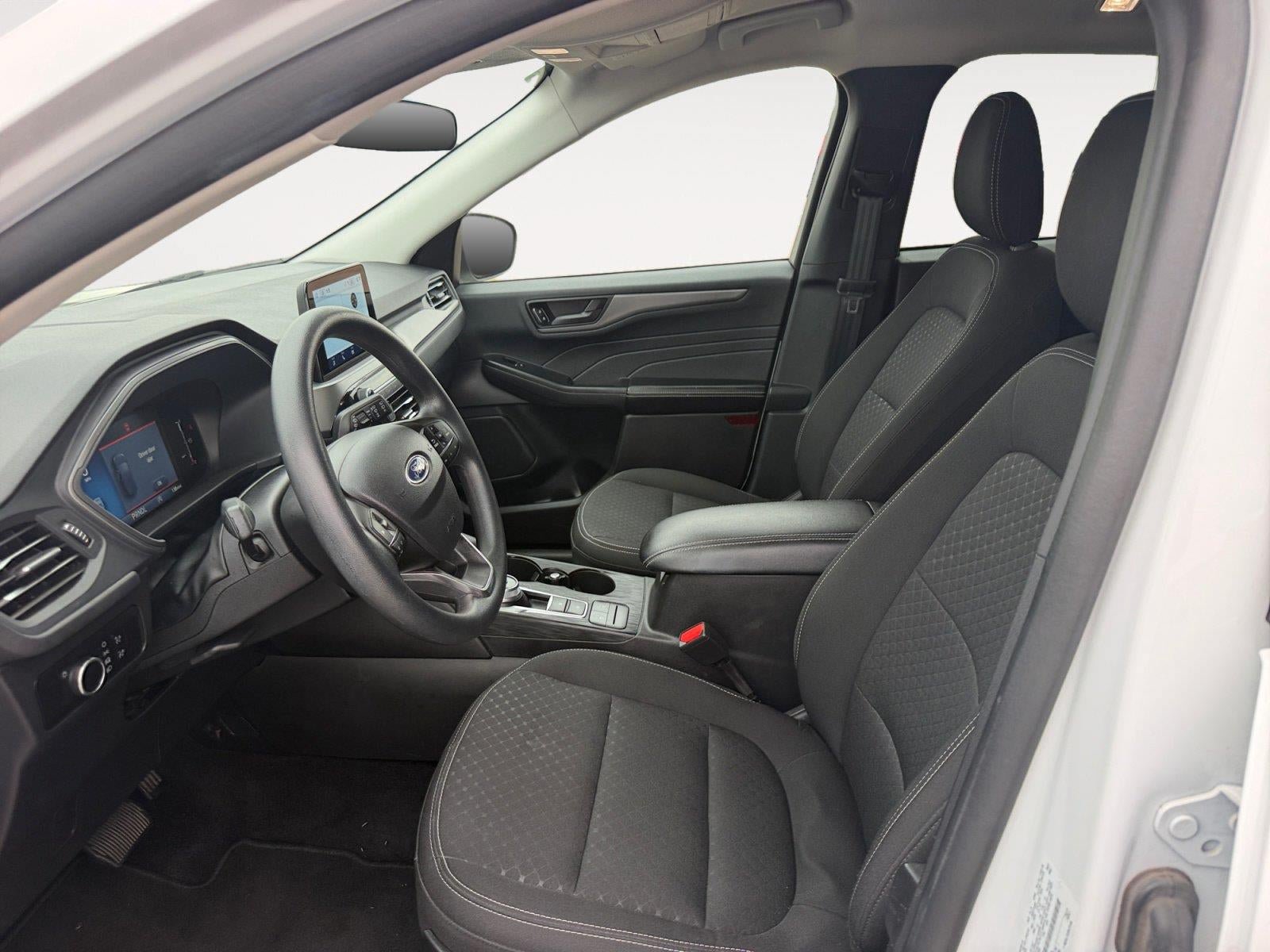 Used 2025 Ford Escape Active AWD/4WD image 9