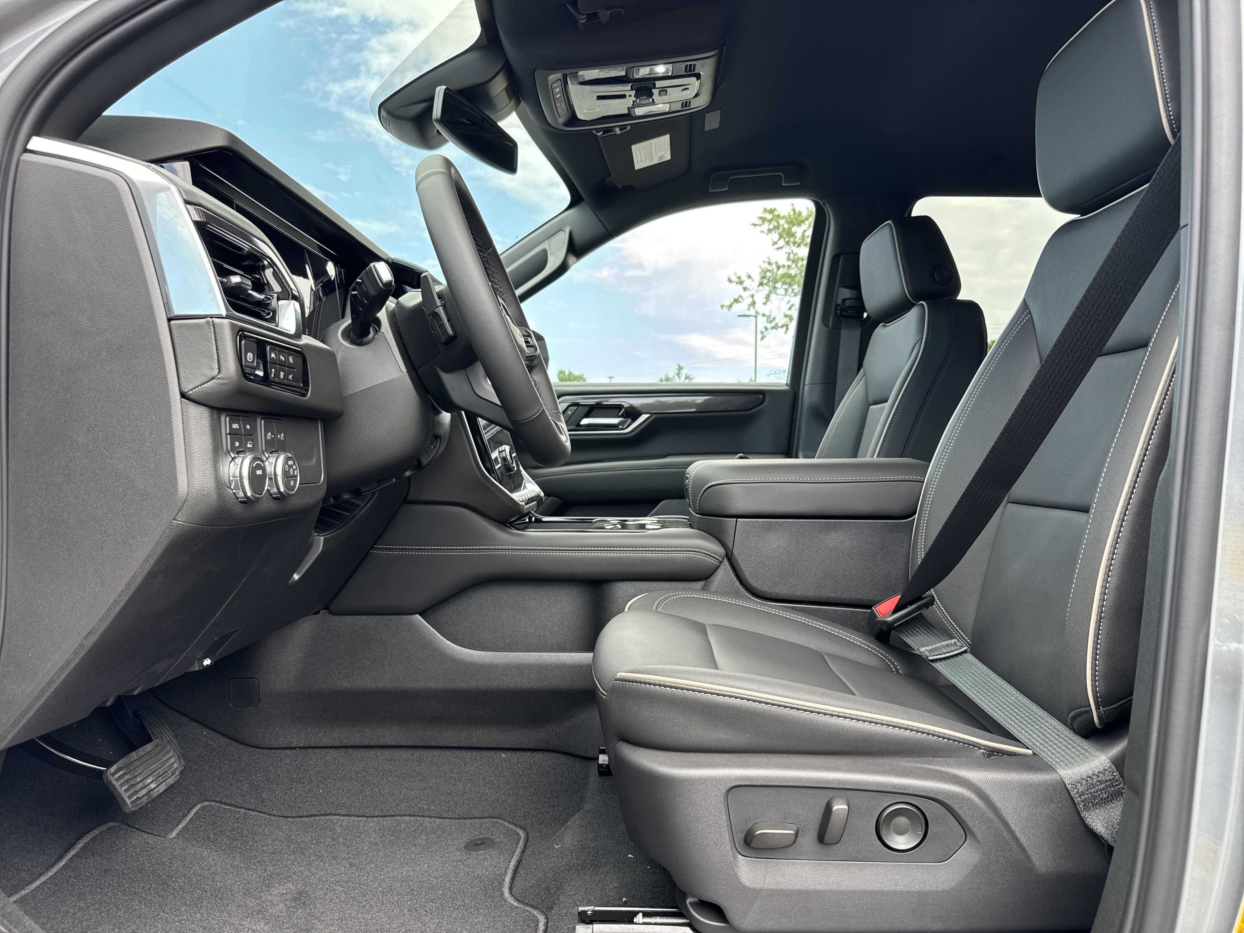 New 2026 GMC Yukon Elevation AWD/4WD image 16