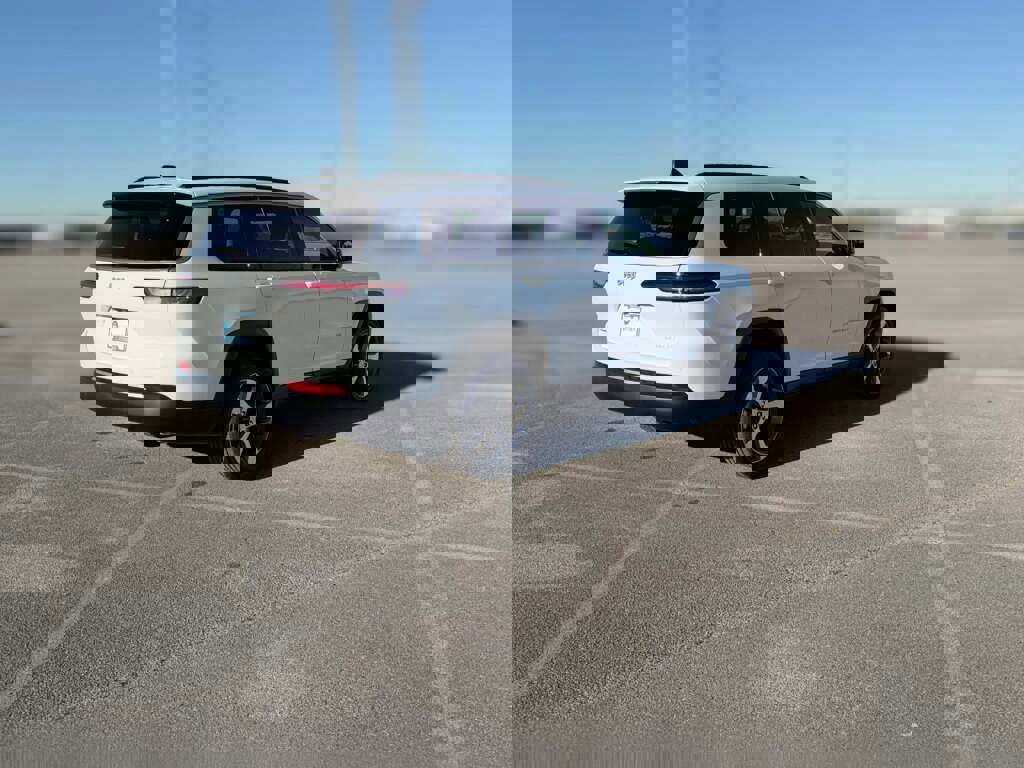 New 2026 Jeep Grand Cherokee L Limited image 12