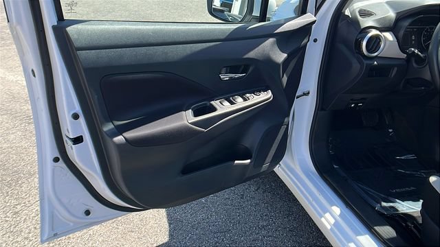 Used 2022 Nissan Versa SV FWD image 16