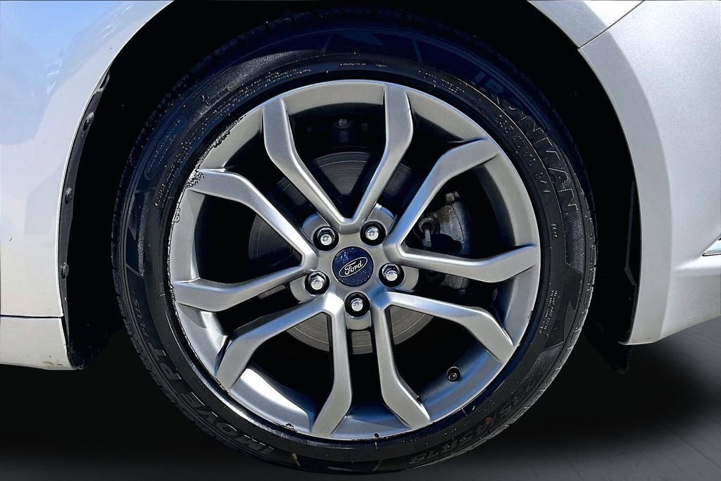 Used 2017 Ford Fusion SE w/ Equipment Group 201A image 10