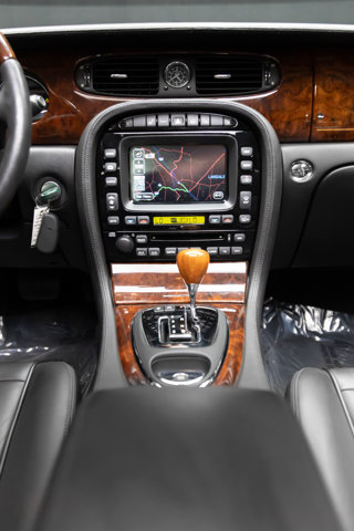 Used 2005 Jaguar XJ8 RWD image 76