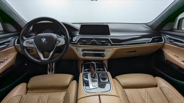 Used 2017 BMW 750i xDrive image 26