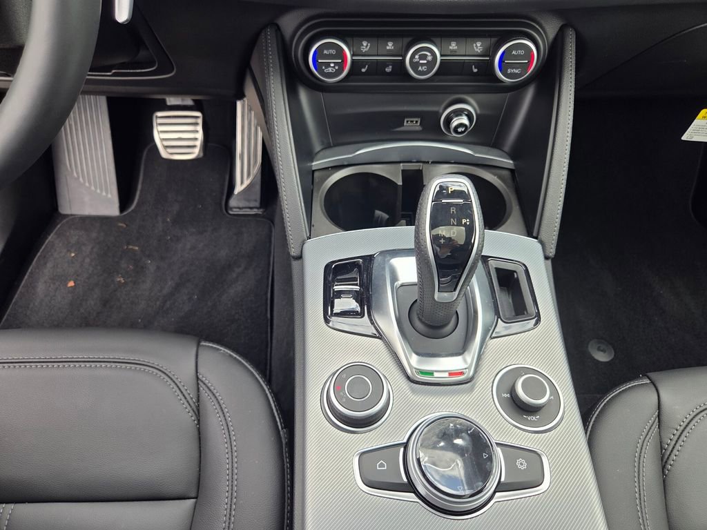 New 2025 Alfa Romeo Stelvio Sprint AWD/4WD image 12