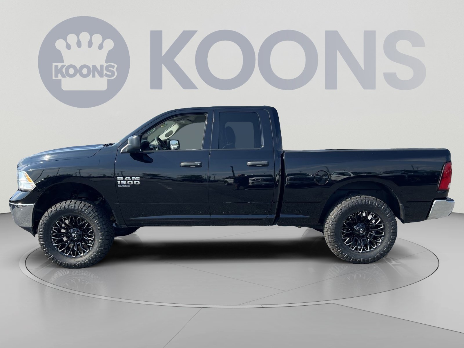 Used 2024 RAM 1500 Classic SLT AWD/4WD image 2