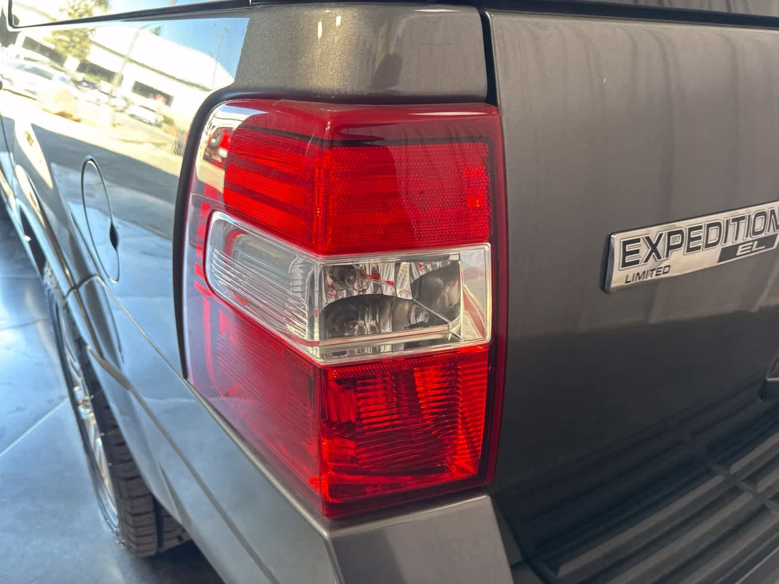 Used 2013 Ford Expedition EL Limited AWD/4WD image 12