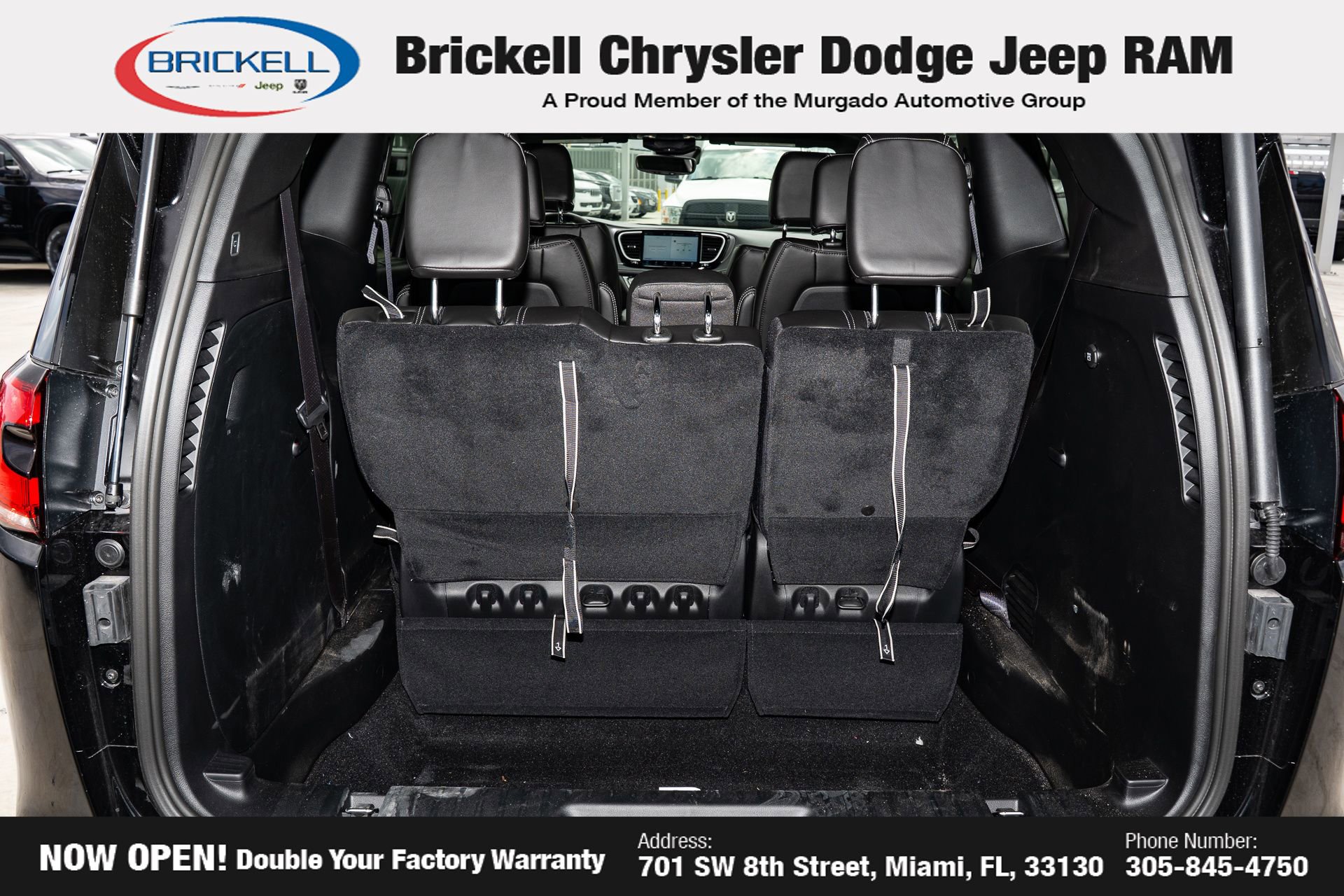 Used 2026 Chrysler Pacifica Select w/ S Appearance Package FWD image 9