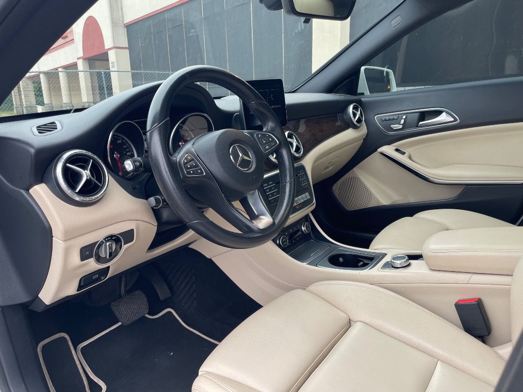 Used 2018 Mercedes-Benz CLA 250 image 34