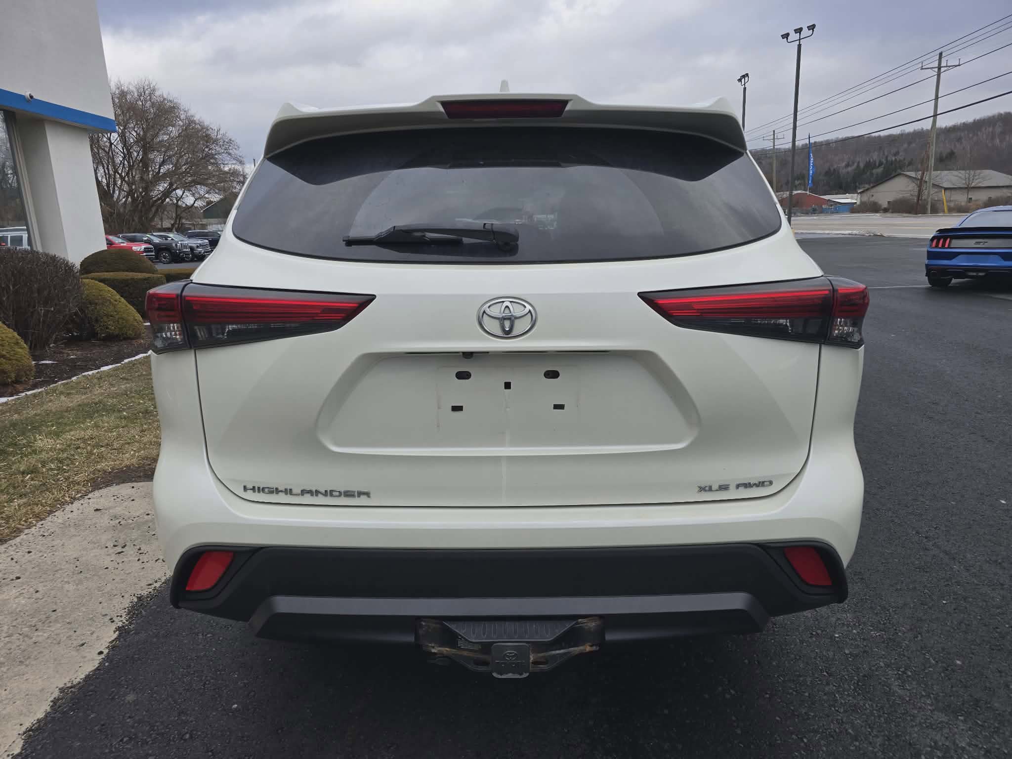 Used 2021 Toyota Highlander XLE video 4