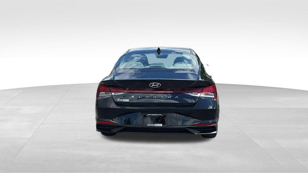 Used 2023 Hyundai Elantra SEL FWD image 6