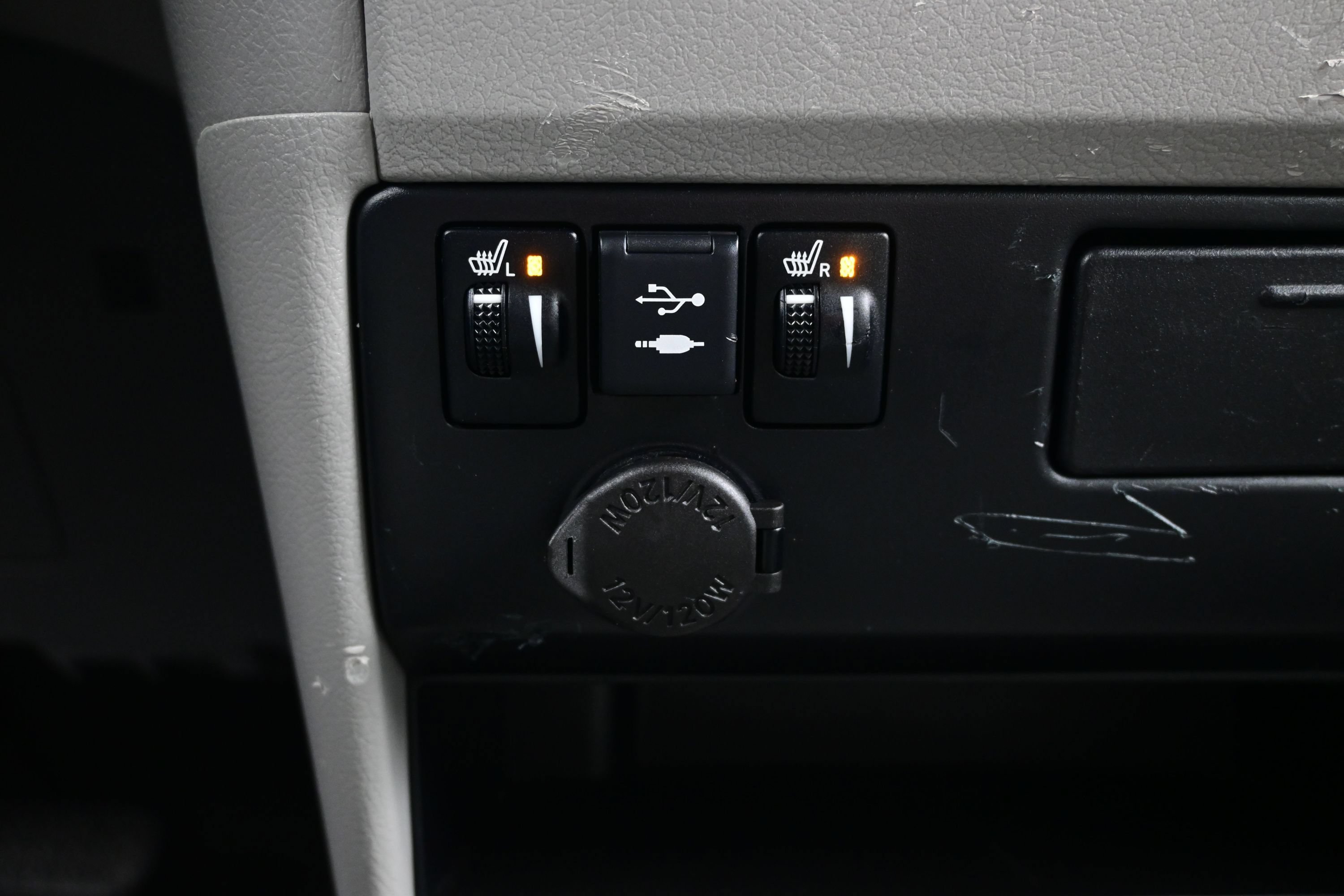 Used 2020 Toyota Sienna XLE FWD image 20