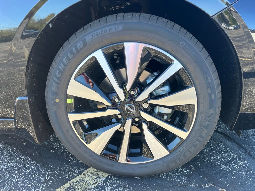 New 2025 Nissan Sentra SV w/ SV Premium Package image 11