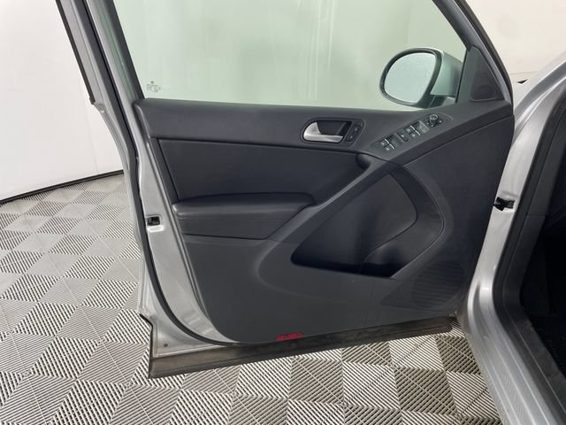 Used 2017 Volkswagen Tiguan Wolfsburg Edition AWD/4WD image 12