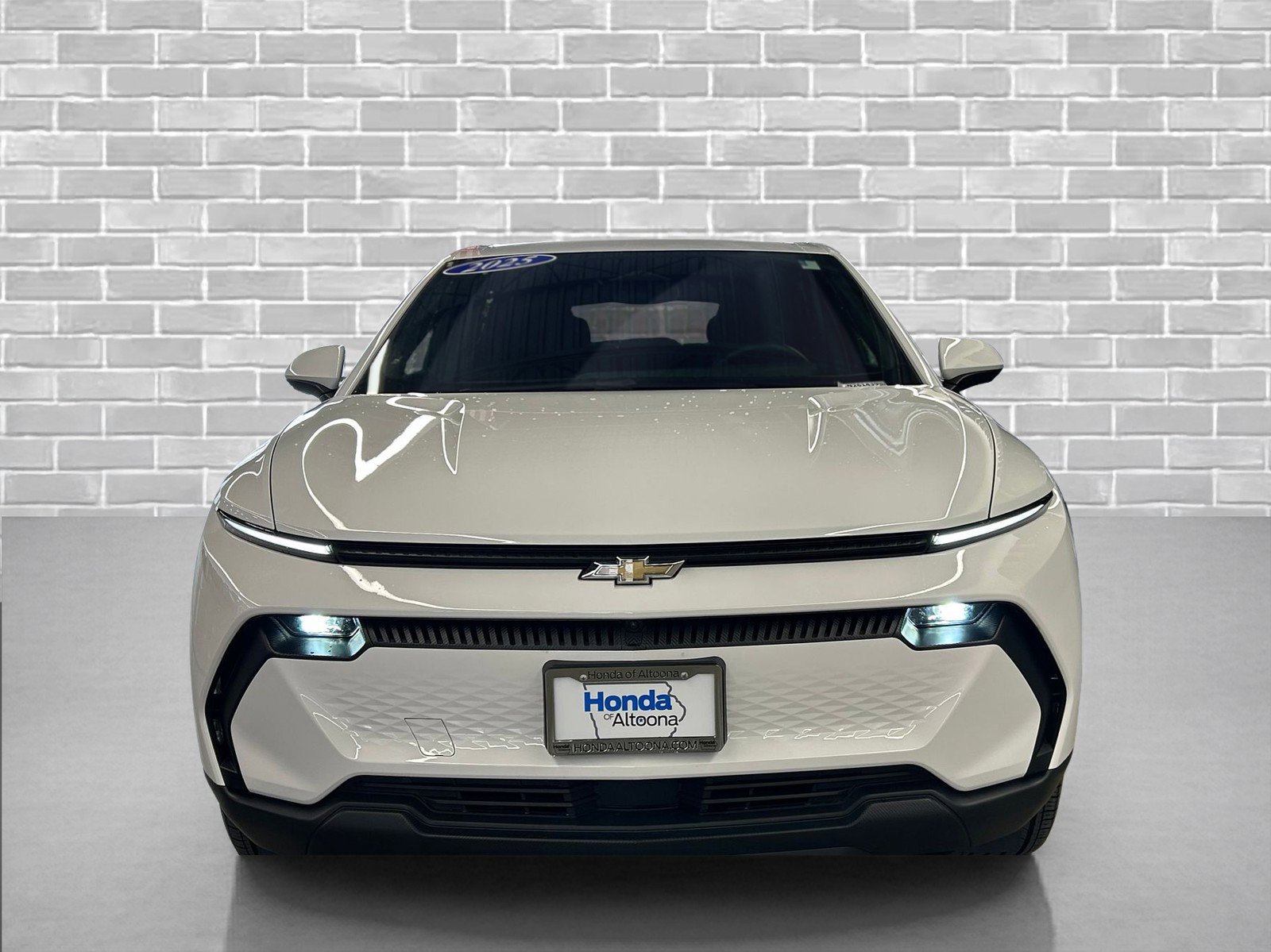 Used 2025 Chevrolet Equinox EV LT w/ Comfort Package image 7