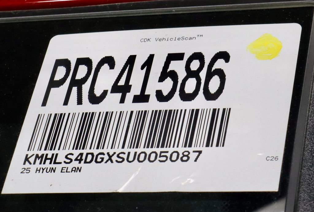 Certified 2025 Hyundai Elantra SEL FWD image 35